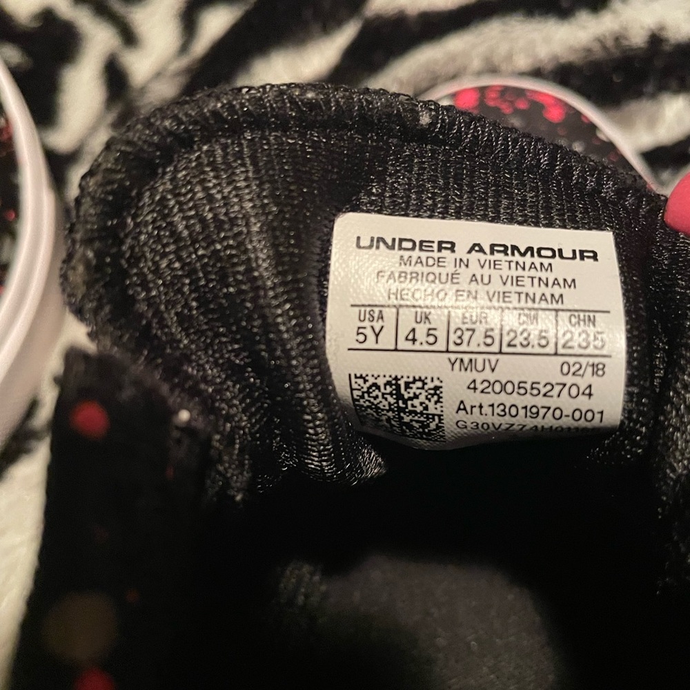 Under Armor - image 7